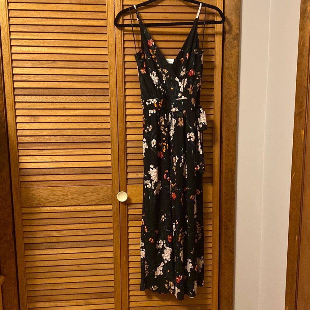 Black, floral jumpsuit. Kaileigh Size (S)